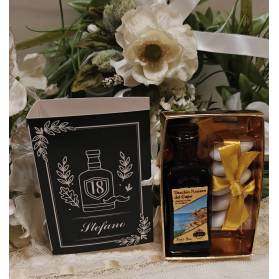 BOMBONIERA 18 ANNI LIQUORE MIGNON A LIBRO CON NOME