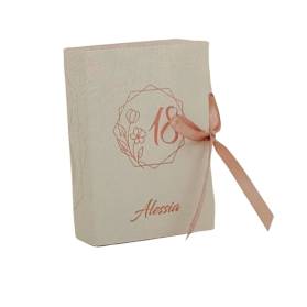 SCATOLINA 18 ANNI LIBRO CON NOME E COMPLETA DI CONFETTI