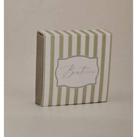 SCATOLINA PRIMA COMUNIONE o CRESIMA CON IL NOME E CONFETTI