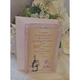 INVITO 60 ANNI DONNA CON ANGOLI PIZZO FIORI BIANCHI