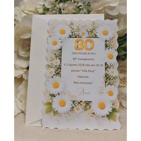 INVITO 80 ANNI CON ANGOLI SMERLATI MARGHERITE CON BUSTA